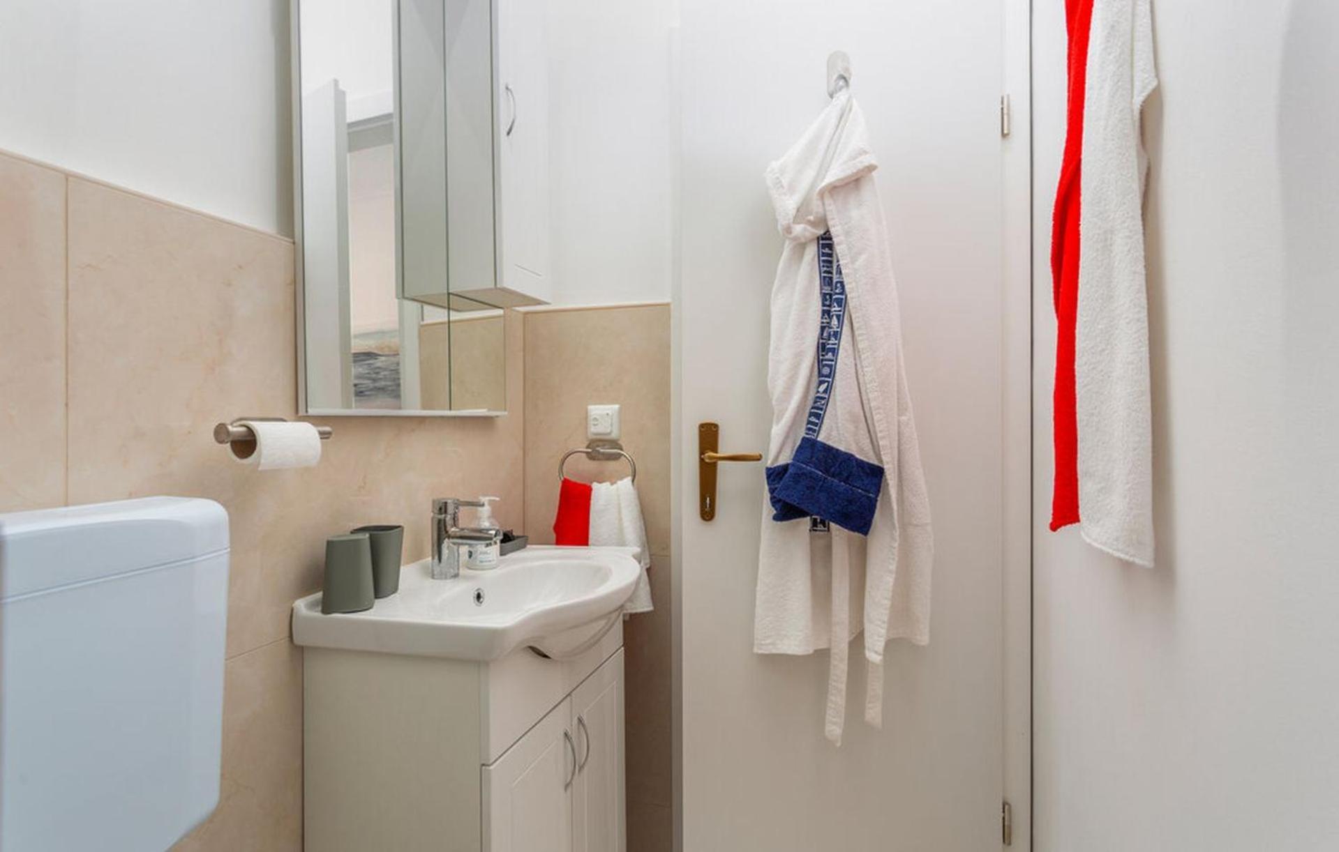 Studio Rooms Bakar Apartment